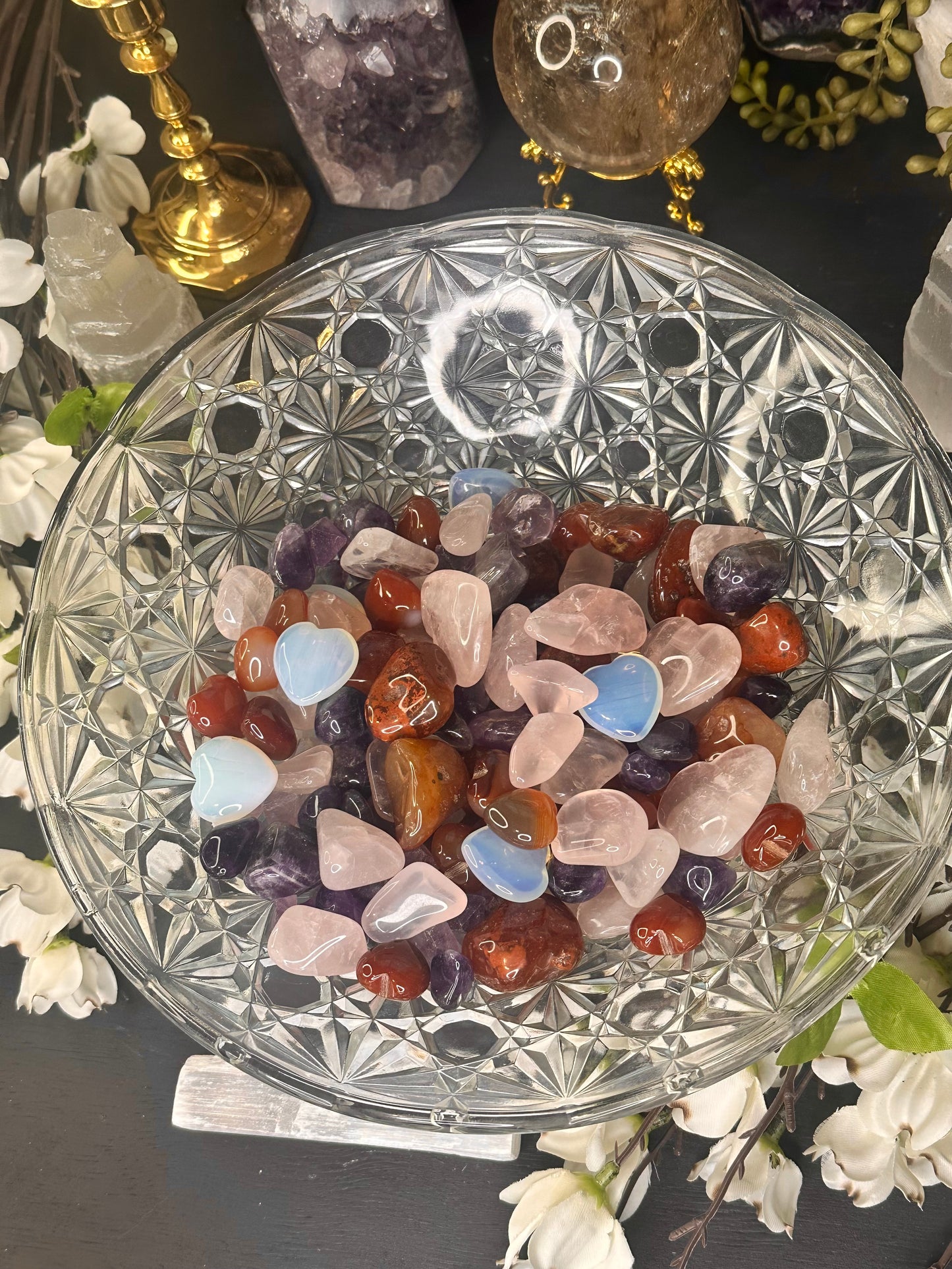 Love themed crystal confetti