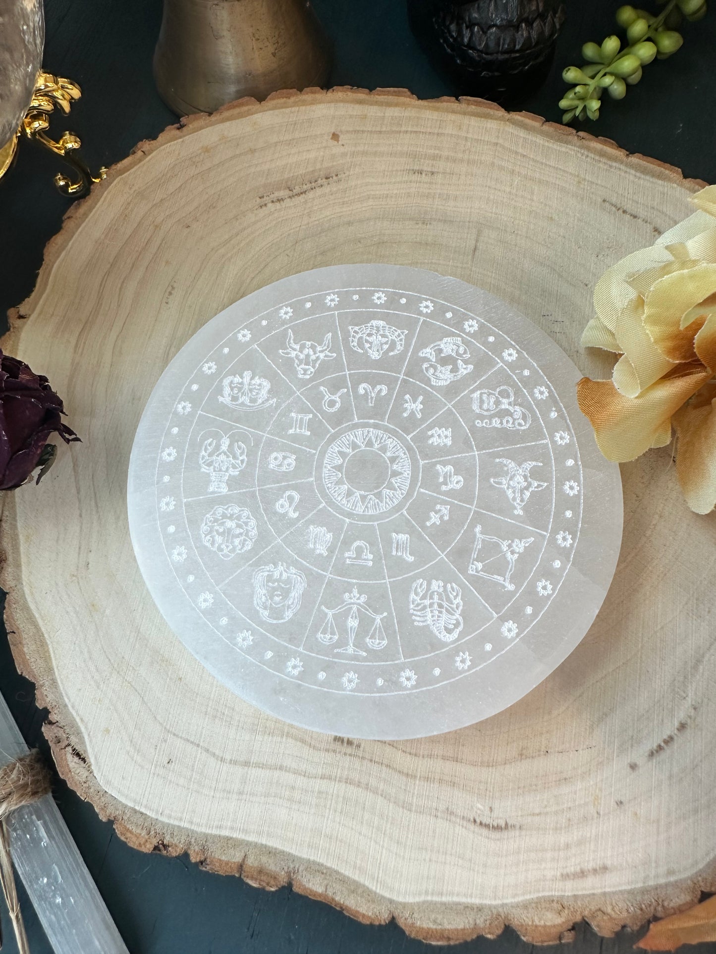 Zodiac selenite charging plate