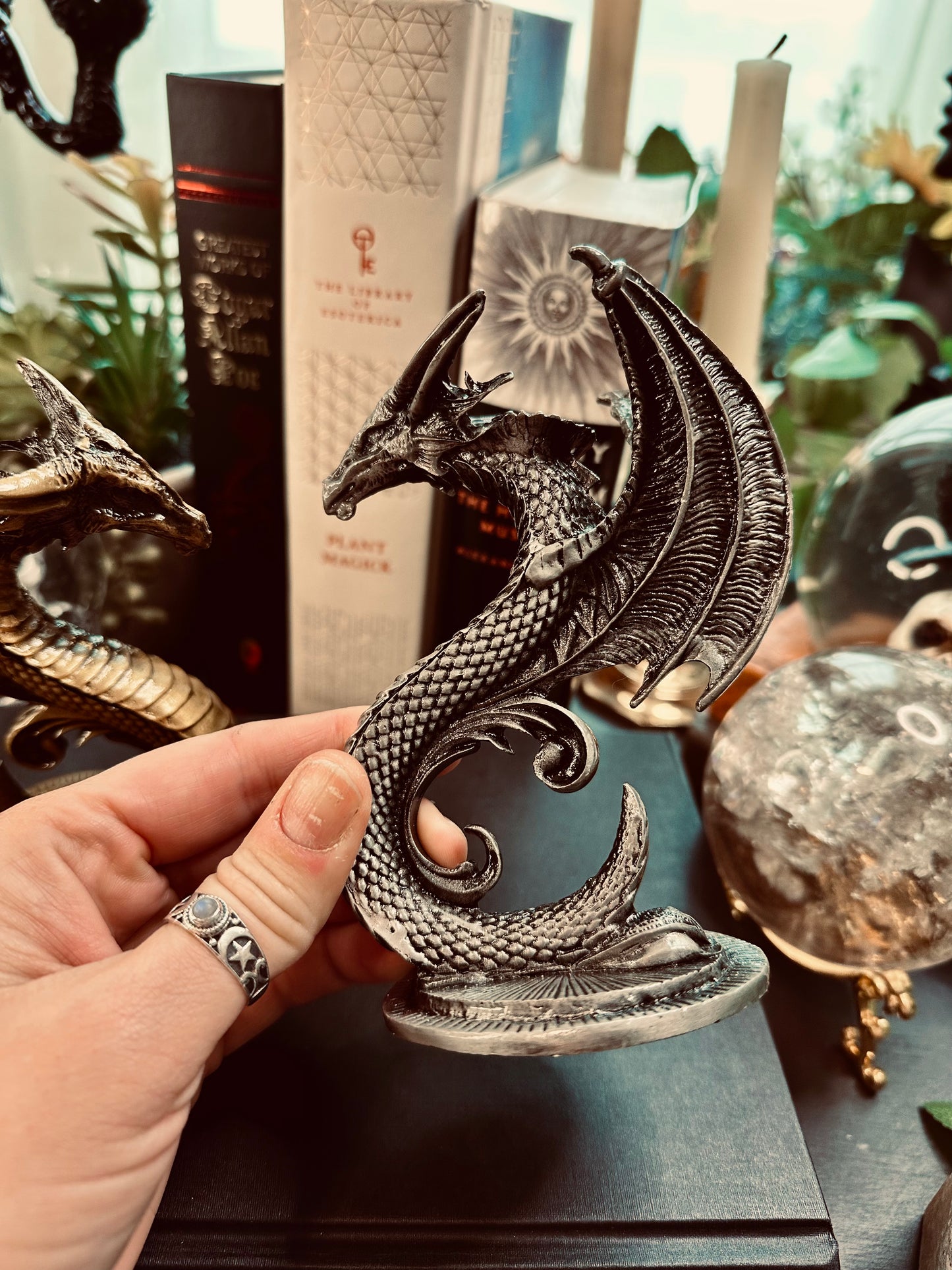 Dragon Sphere Holder stand