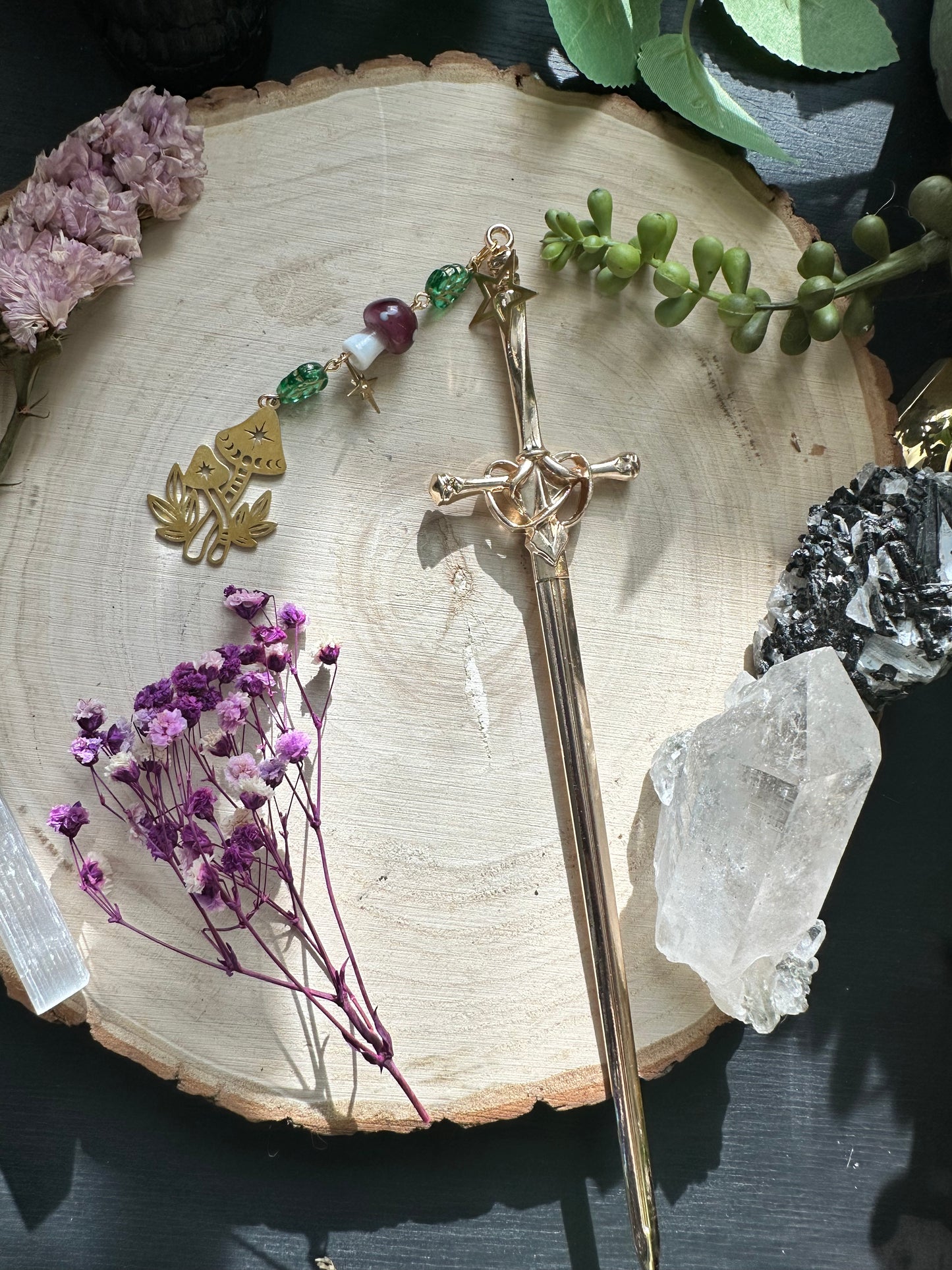 Mushroom Hair Sword (Gold)