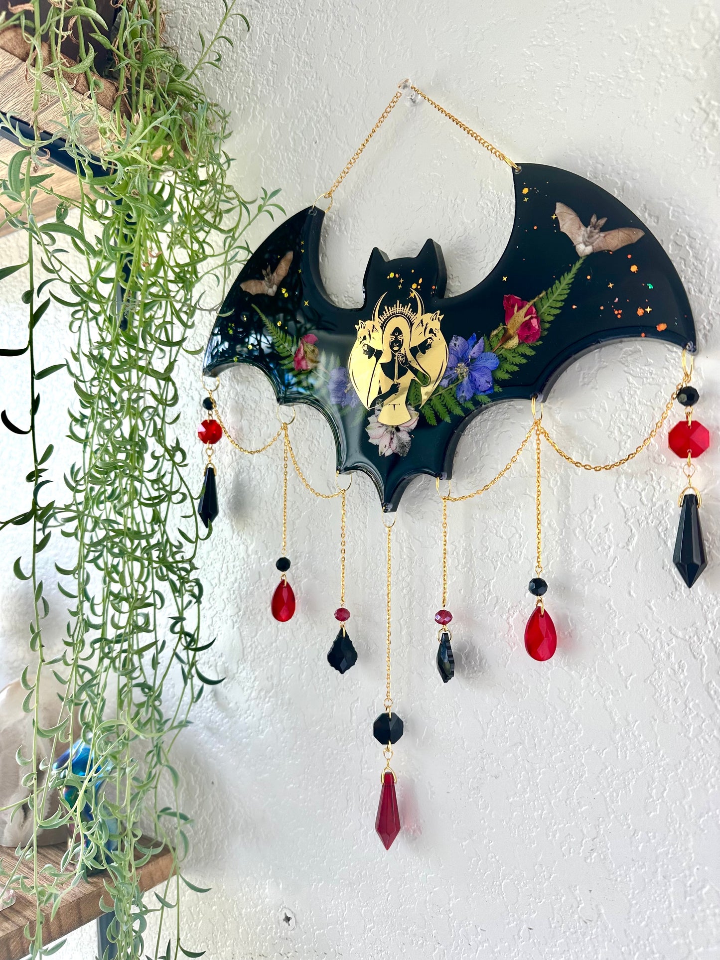 Hecate floral bat wall hang