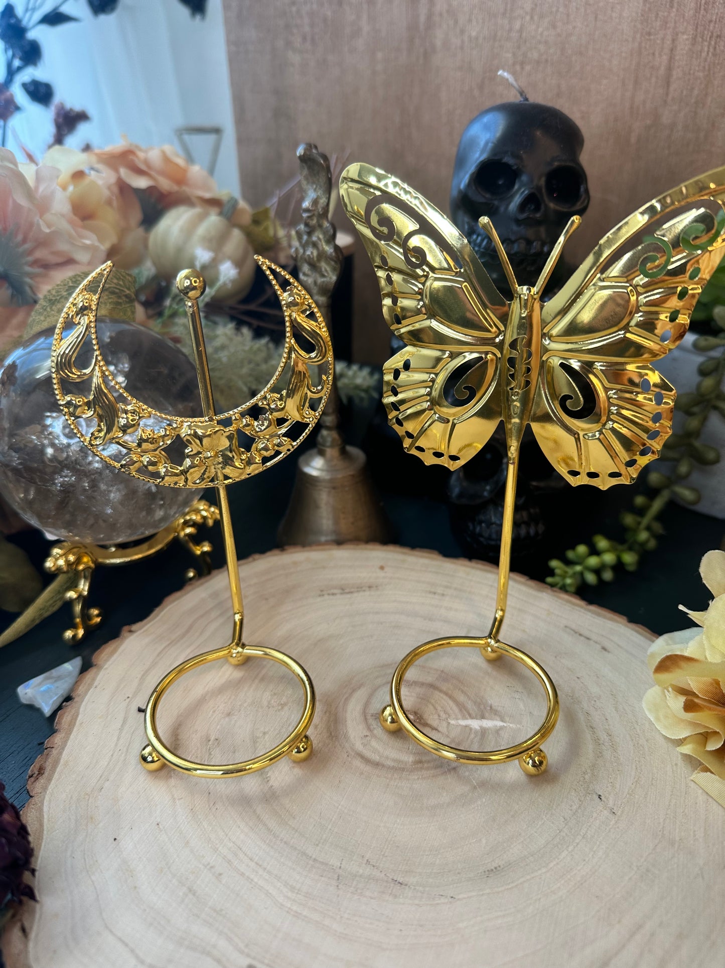 Butterfly or moon sphere stand