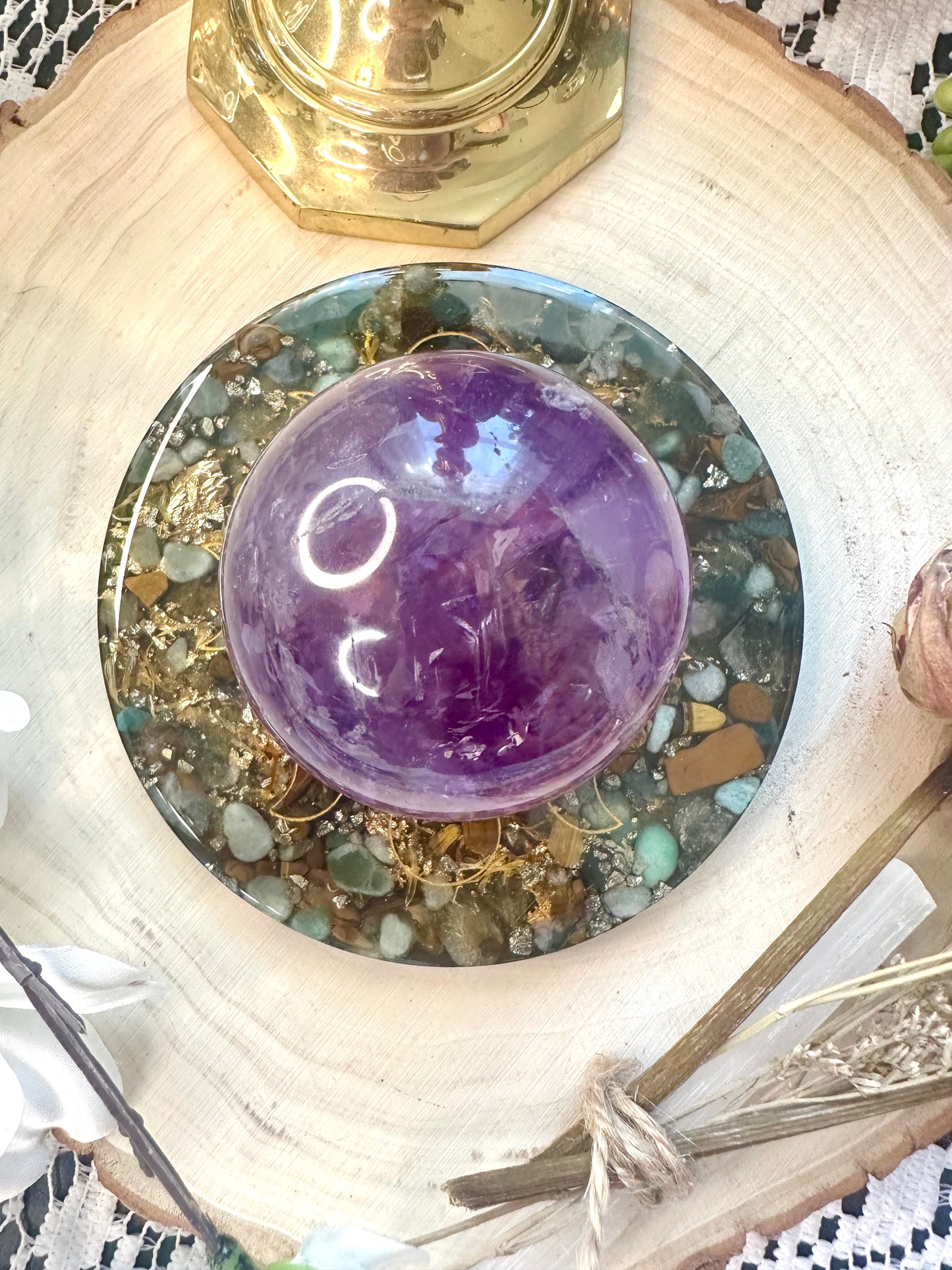 Abundance crystal sphere holder