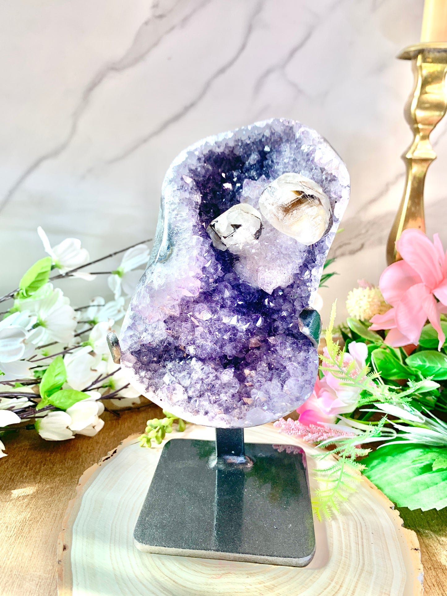 Uruguayan Amethyst with calcite Freeform on stand